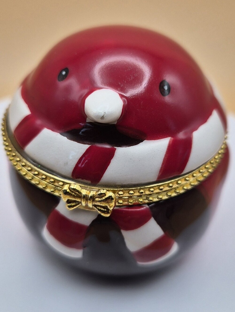 2013 Avon Red Robin Holiday Trinket Box